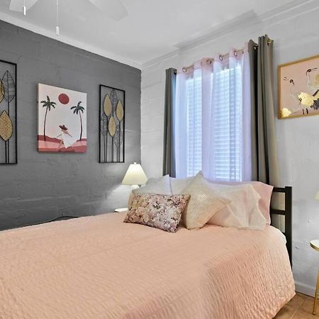 The Pink Oasis Waterfront 1 Bed Apt Apartment Tampa Exterior foto