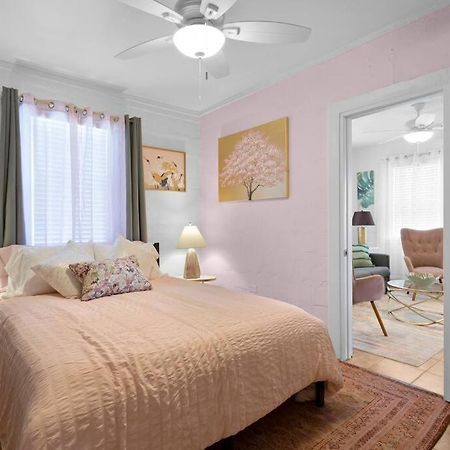 The Pink Oasis Waterfront 1 Bed Apt Apartment Tampa Exterior foto