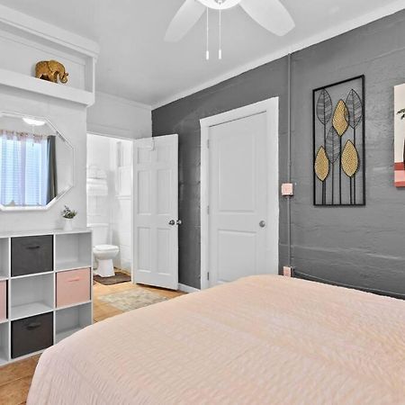 The Pink Oasis Waterfront 1 Bed Apt Apartment Tampa Exterior foto