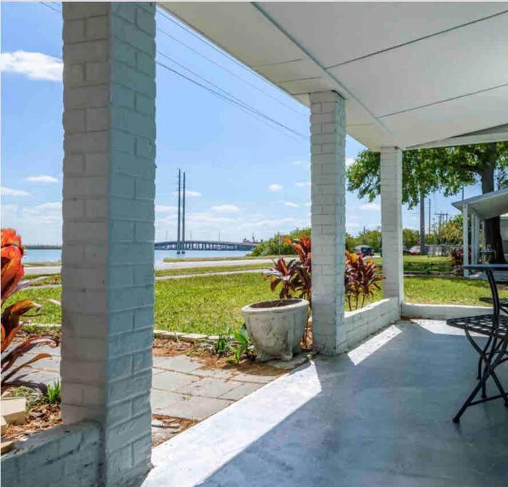 The Pink Oasis Waterfront 1 Bed Apt Apartment Tampa Exterior foto