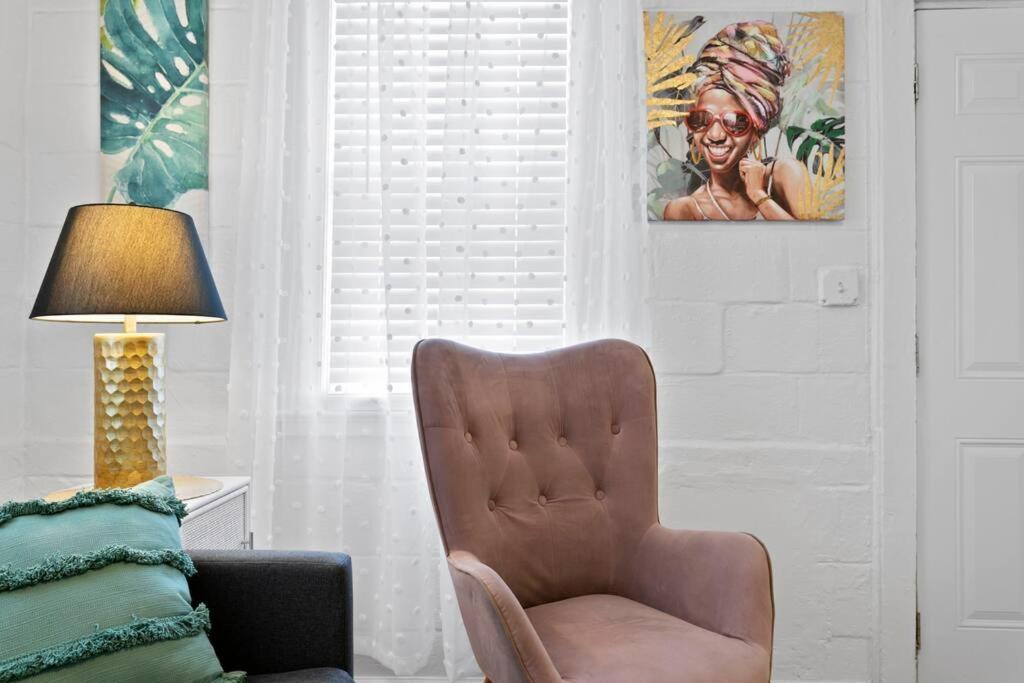 The Pink Oasis Waterfront 1 Bed Apt Apartment Tampa Exterior foto