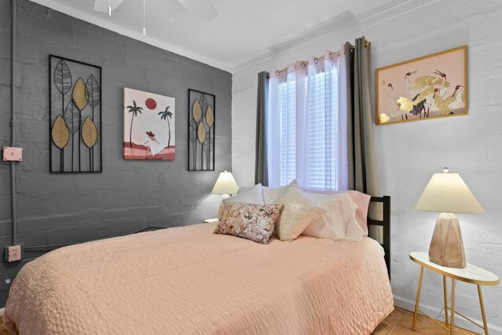 The Pink Oasis Waterfront 1 Bed Apt Apartment Tampa Exterior foto