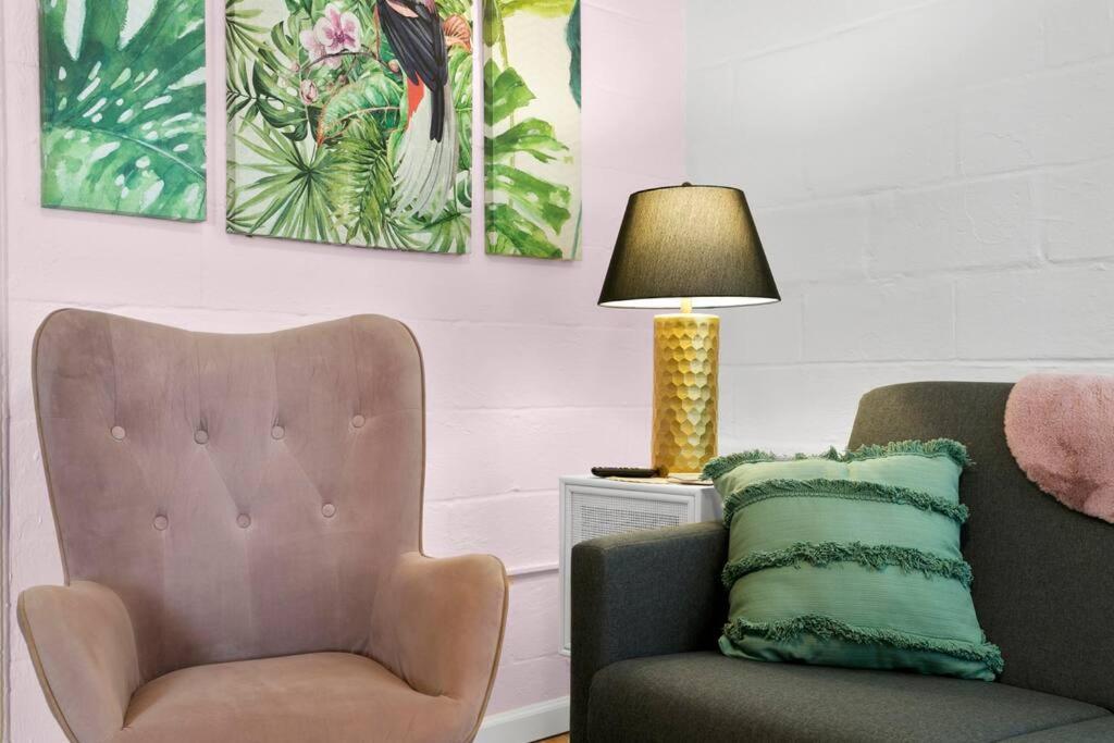 The Pink Oasis Waterfront 1 Bed Apt Apartment Tampa Exterior foto
