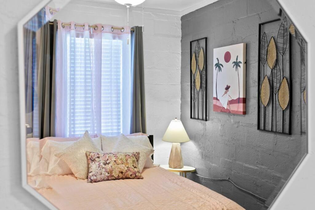 The Pink Oasis Waterfront 1 Bed Apt Apartment Tampa Exterior foto